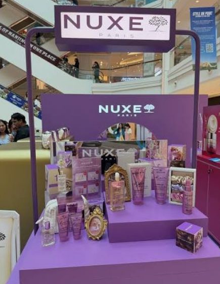Nuxe counter display